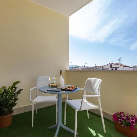 Skyfive Water Apartman *